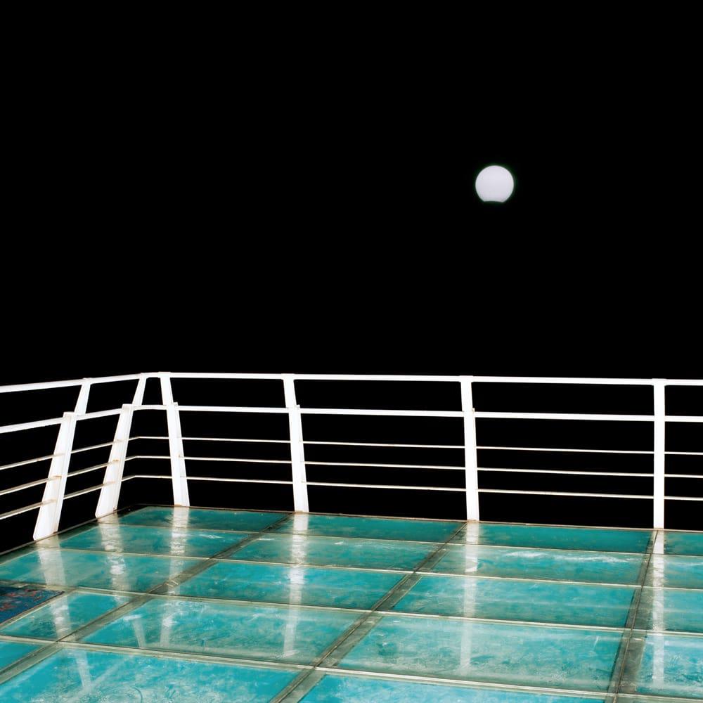 Aussichtspunkt mit Mond